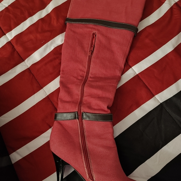 Apple Bottom Boots - Picture 4 of 5